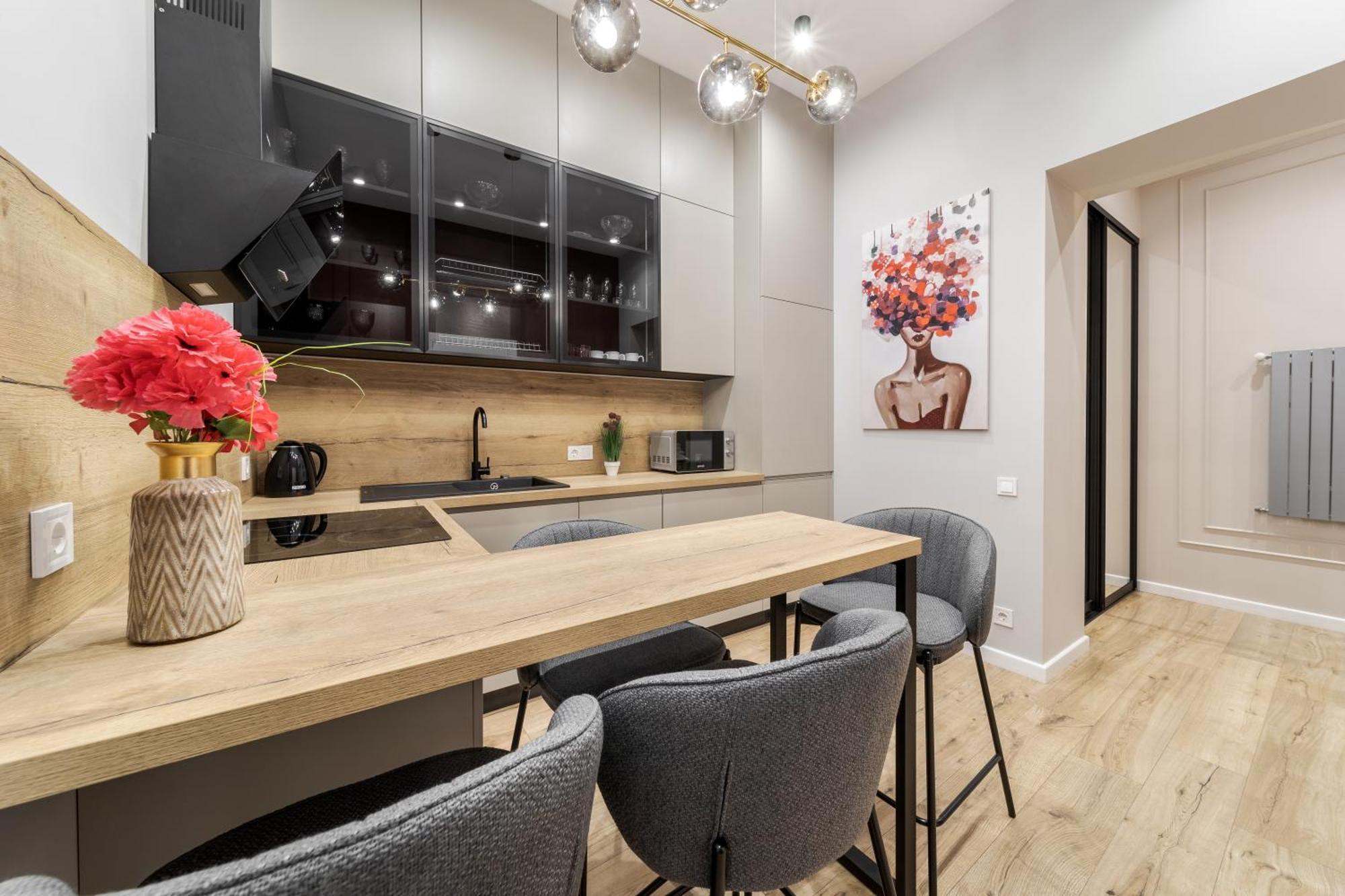 Leogrand Apartments On Leontovycha 17 Lviv Exterior photo