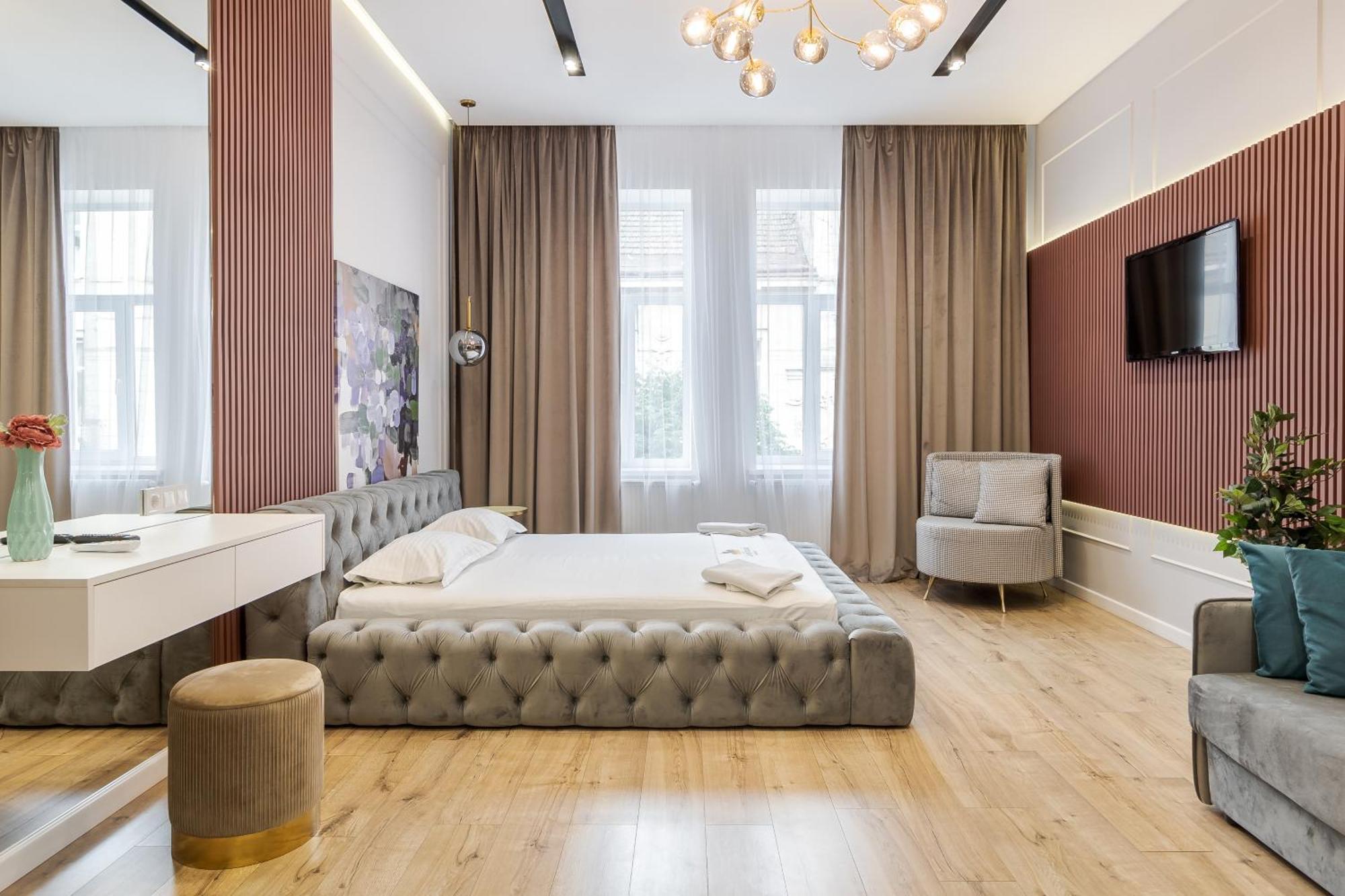 Leogrand Apartments On Leontovycha 17 Lviv Exterior photo